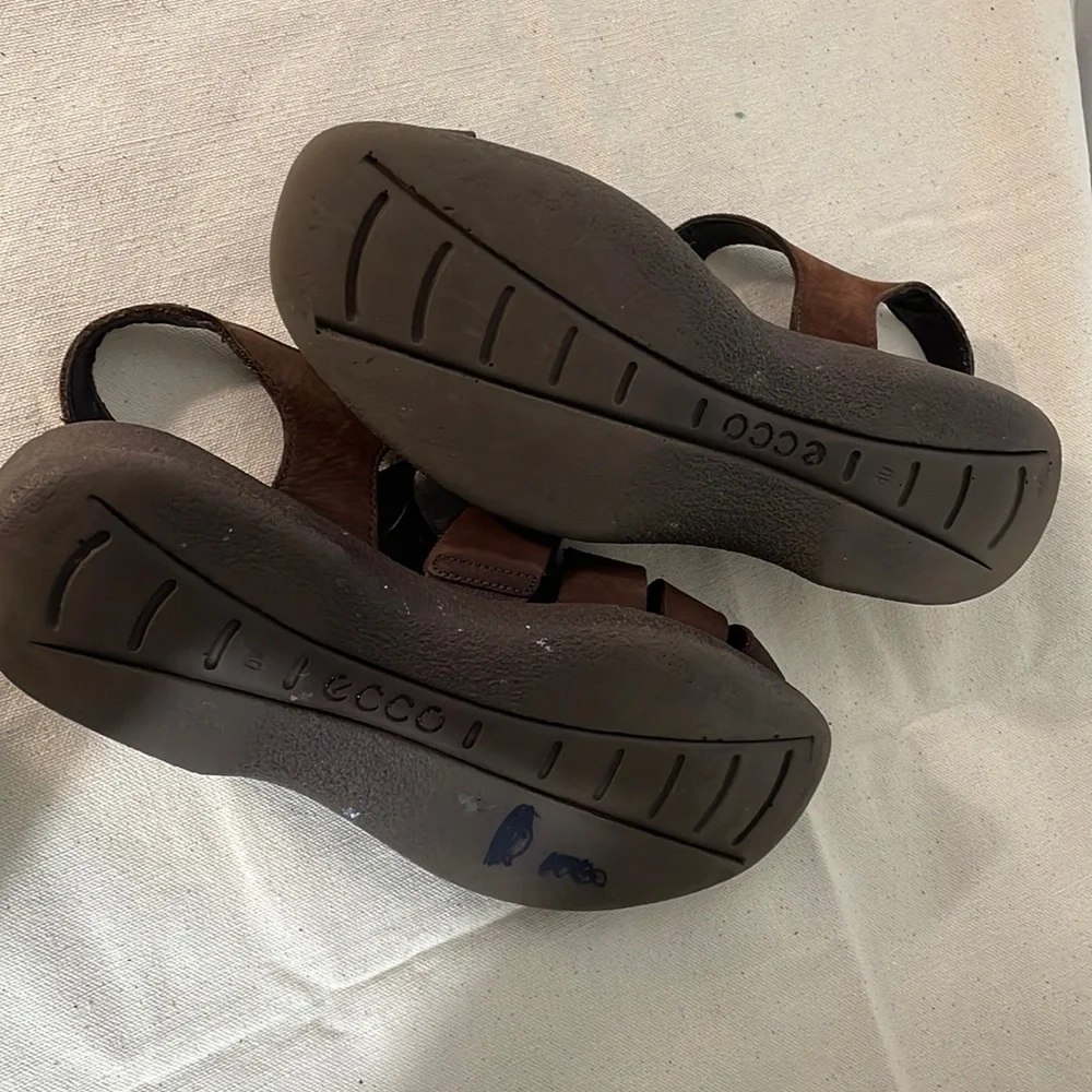 Ecco Soft Brown Closed Toe Leather Sandals - Picture 7 of 10